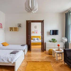 Tesnov Apartamento Praga